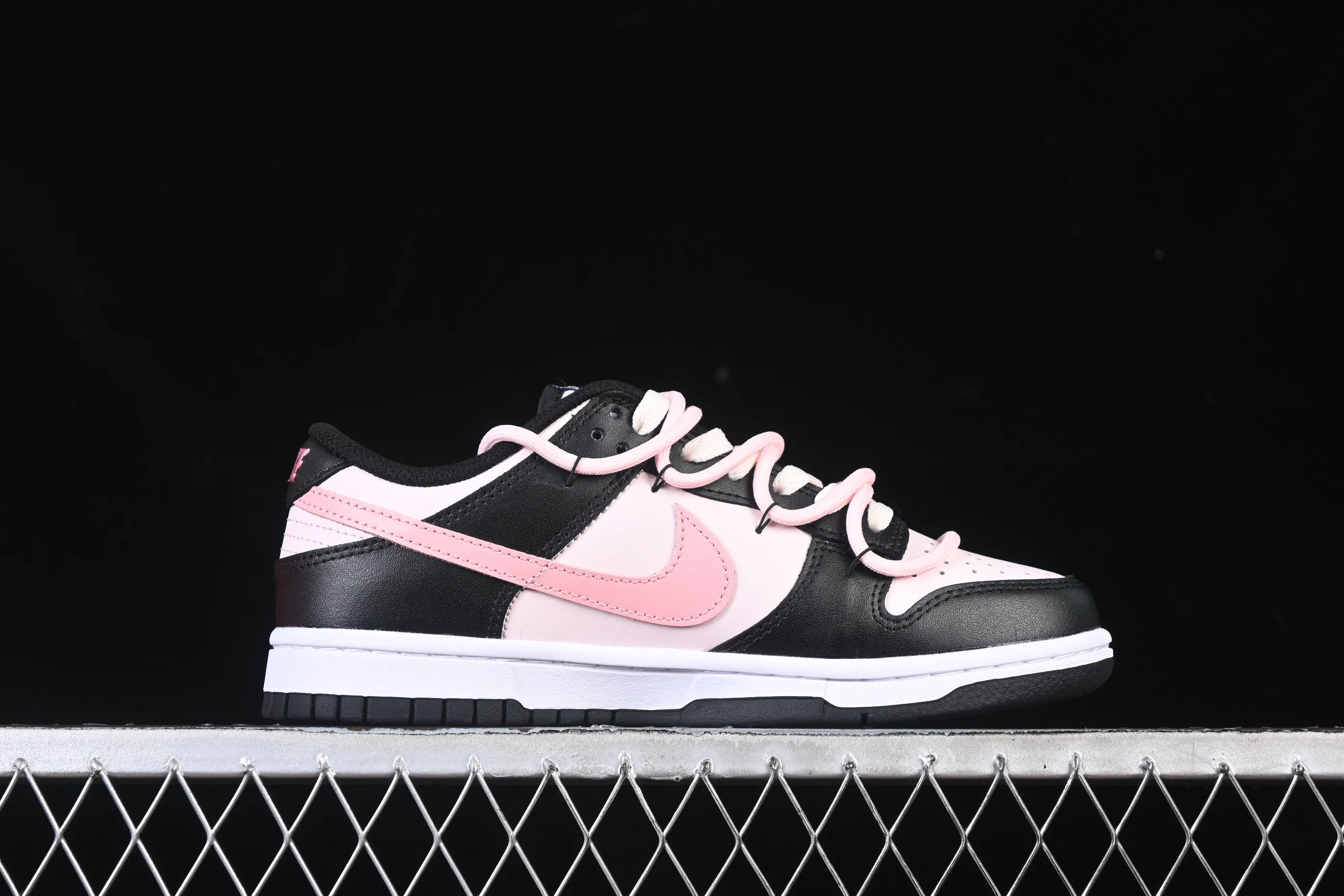 All categories Nk SB Dunk Series Nk SB Dunk Low High-end customized low-top sneakers Nike SB Dunk Low "Just Do It" straps Anniversary high-end customized low-top casual sneakers DD1503-101